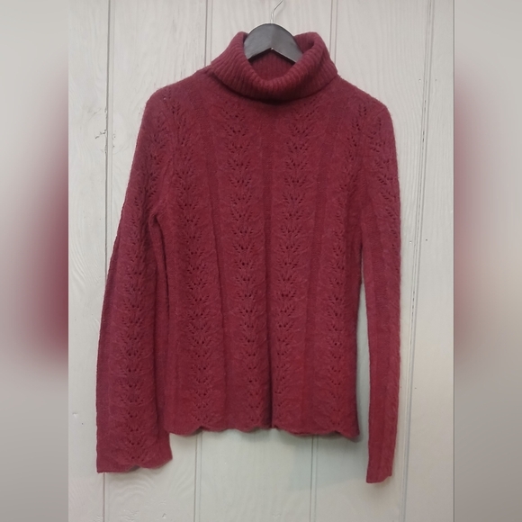 Red Cranberry Turtleneck Sweater Merino Wool Blend Scalloped Hem Size M - Picture 1 of 6
